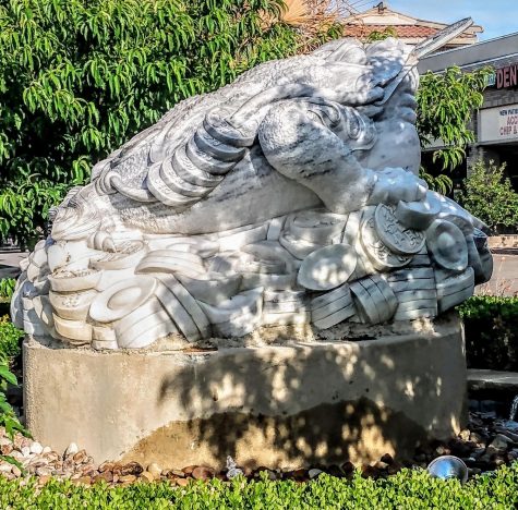 Hong Kong Market Front Statue